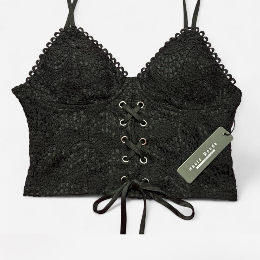Haute Monde Elegant Black Lace-Up Crop Top